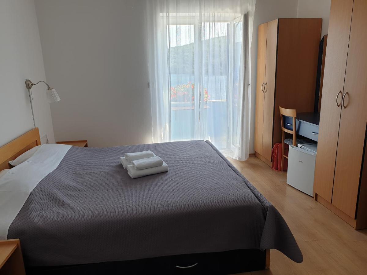 Sobe Mamalu Bed & Breakfast Valun Bagian luar foto
