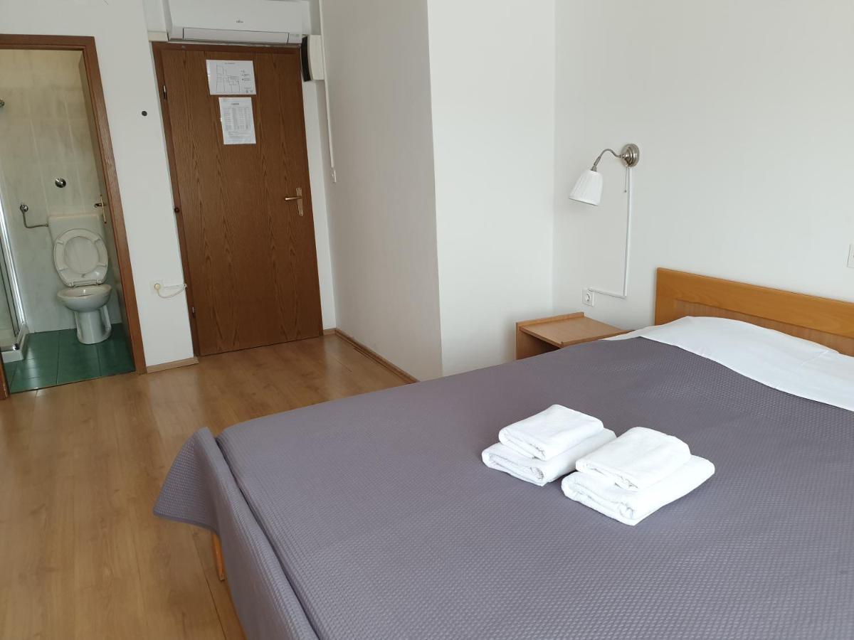 Sobe Mamalu Bed & Breakfast Valun Bagian luar foto