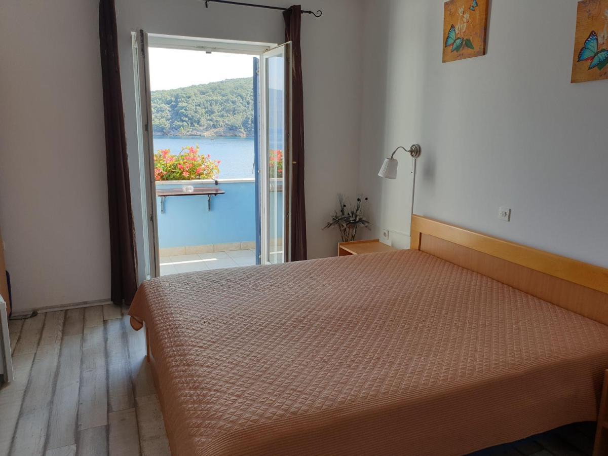 Sobe Mamalu Bed & Breakfast Valun Bagian luar foto
