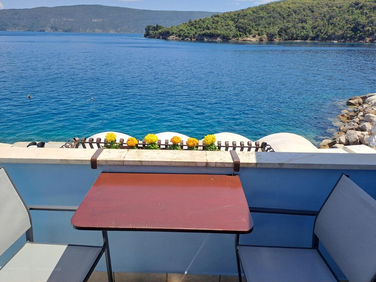 Sobe Mamalu Bed & Breakfast Valun Bagian luar foto