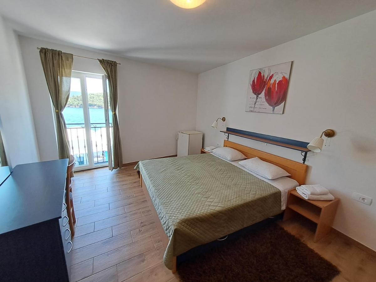 Sobe Mamalu Bed & Breakfast Valun Bagian luar foto