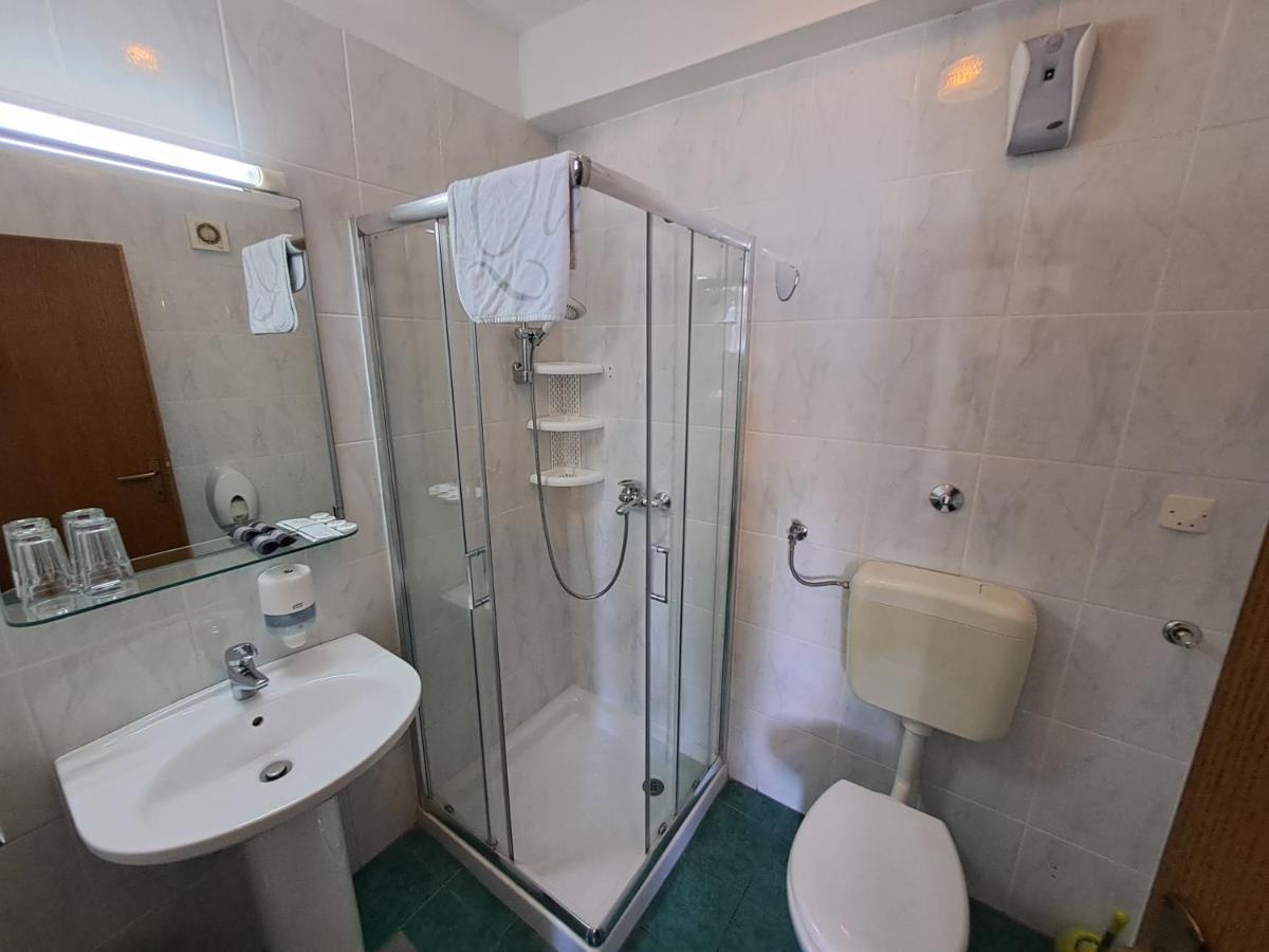 Sobe Mamalu Bed & Breakfast Valun Bagian luar foto