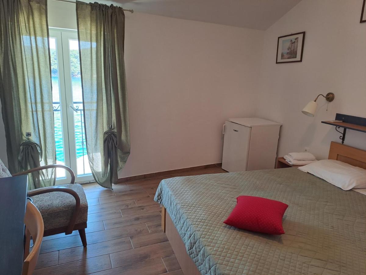 Sobe Mamalu Bed & Breakfast Valun Bagian luar foto