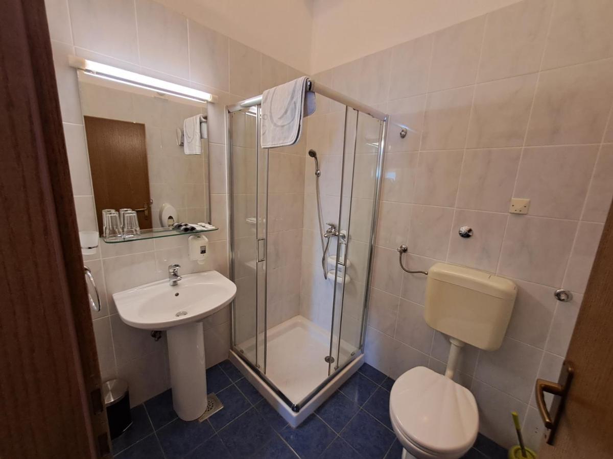 Sobe Mamalu Bed & Breakfast Valun Bagian luar foto