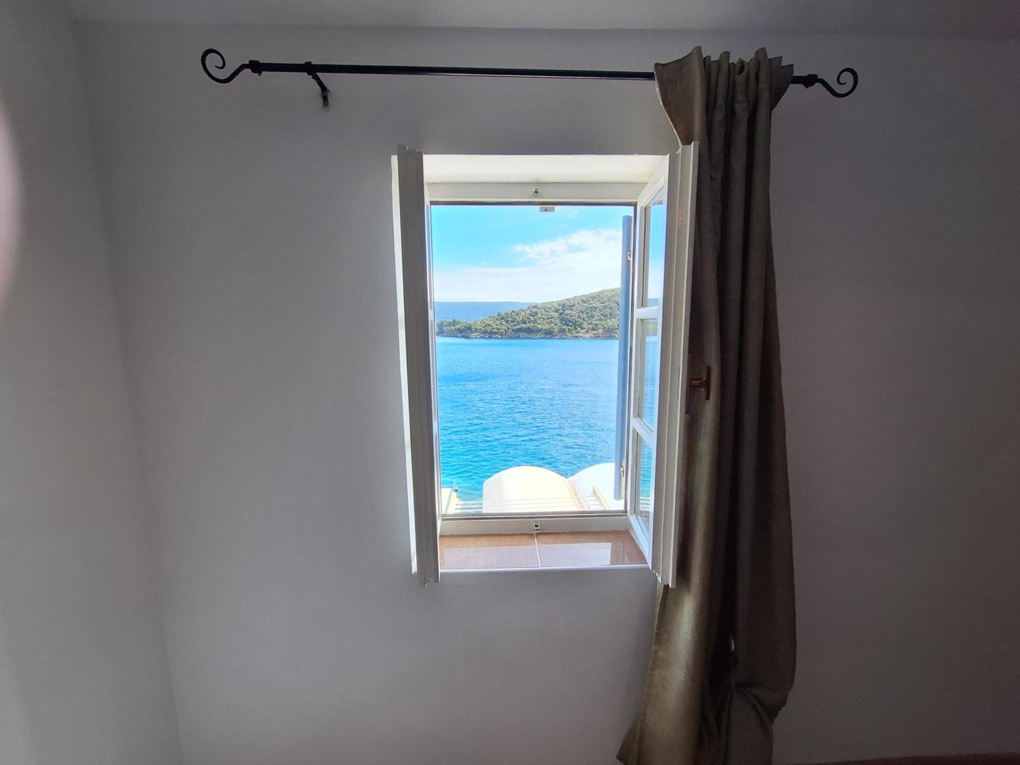 Sobe Mamalu Bed & Breakfast Valun Bagian luar foto