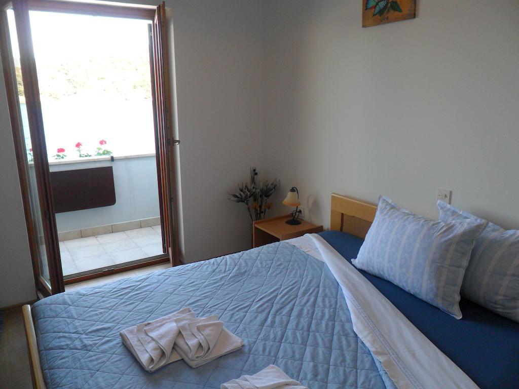 Sobe Mamalu Bed & Breakfast Valun Ruang foto